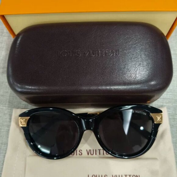 Louis Vuitton Black Round Sunglasses | Gold Detail | Designer Luxury - Picture 1 of 6